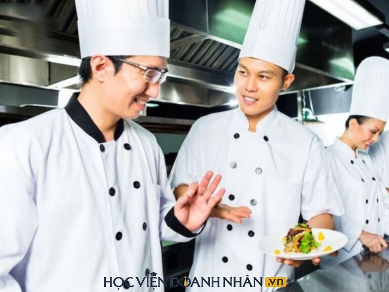 Ứng dụng định luật 80/20 vào quản lý nhân sự trong ngành F&B